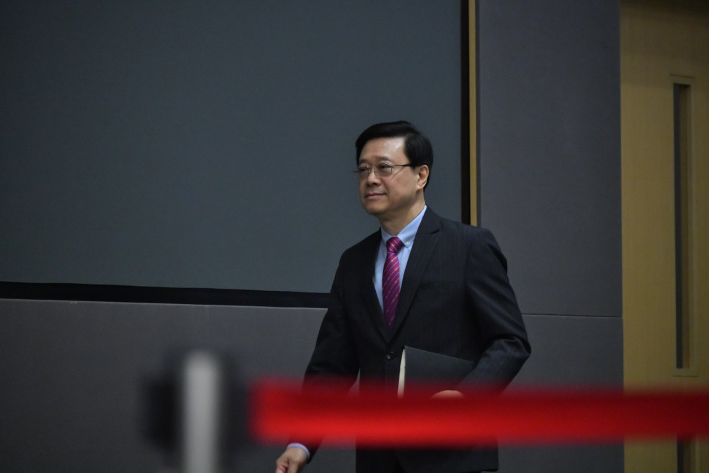 247名广州青年志愿者服务APEC高官会议