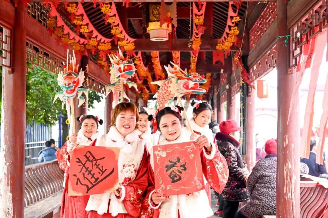 （新春走基层）天津杨柳青古镇年味浓 八方游客新春寻味传统年