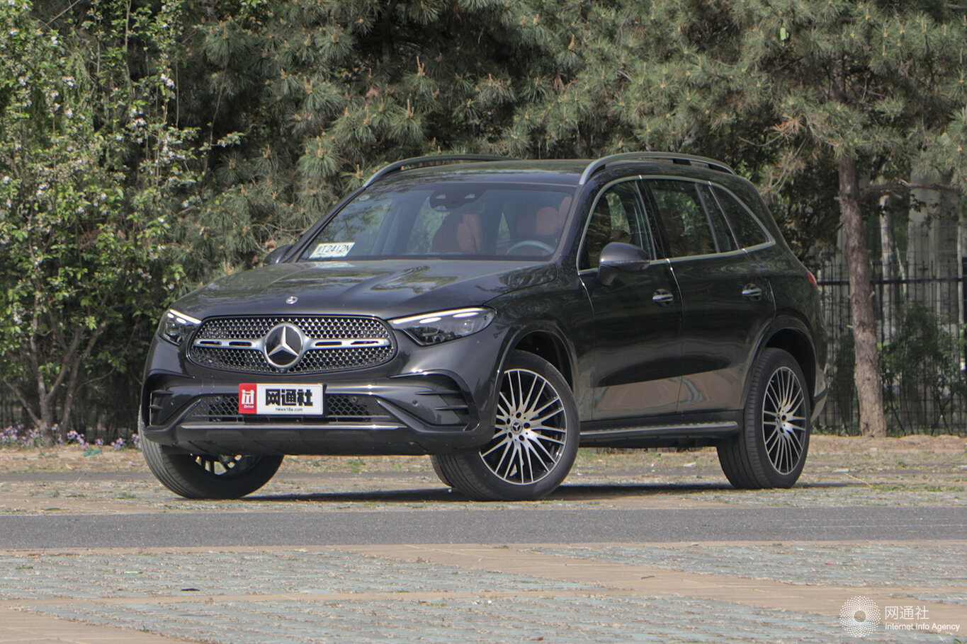 我国电动汽车充电基础设施总数达2069.8万个;奔驰与Momenta签署升级合作谅解备忘录丨汽车早参