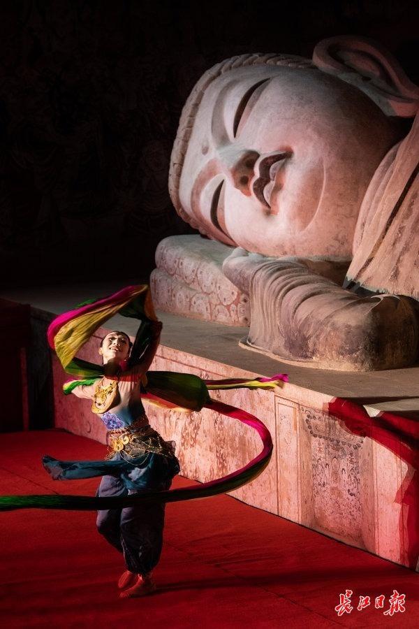 （新春走基层）当千年炮龙遇见“中华战舞” 广西宾阳上演“硬核”狂欢