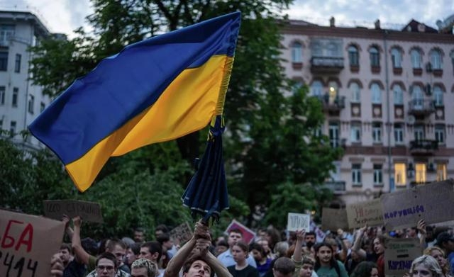 马克龙：法国“出于自卫”击落无人机