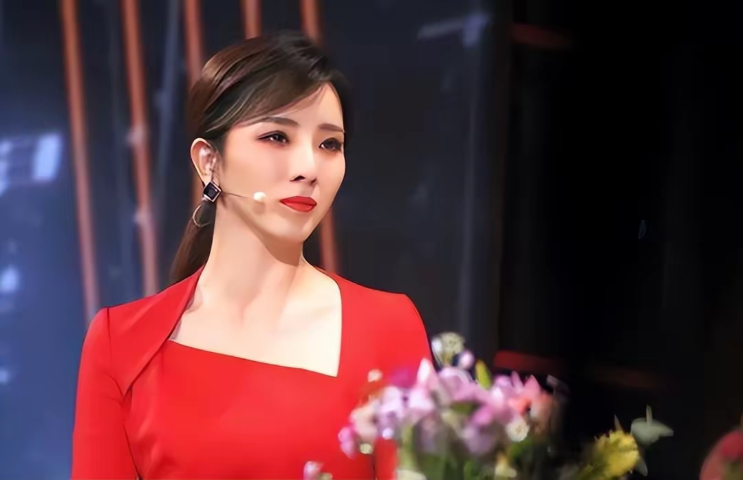 《从央视春晚看Z世代消费》：“新四样”是对春晚DNA的重塑