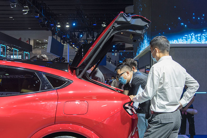 普冉股份：净利跌超两成，增资收购两步走，欲借并购纾困