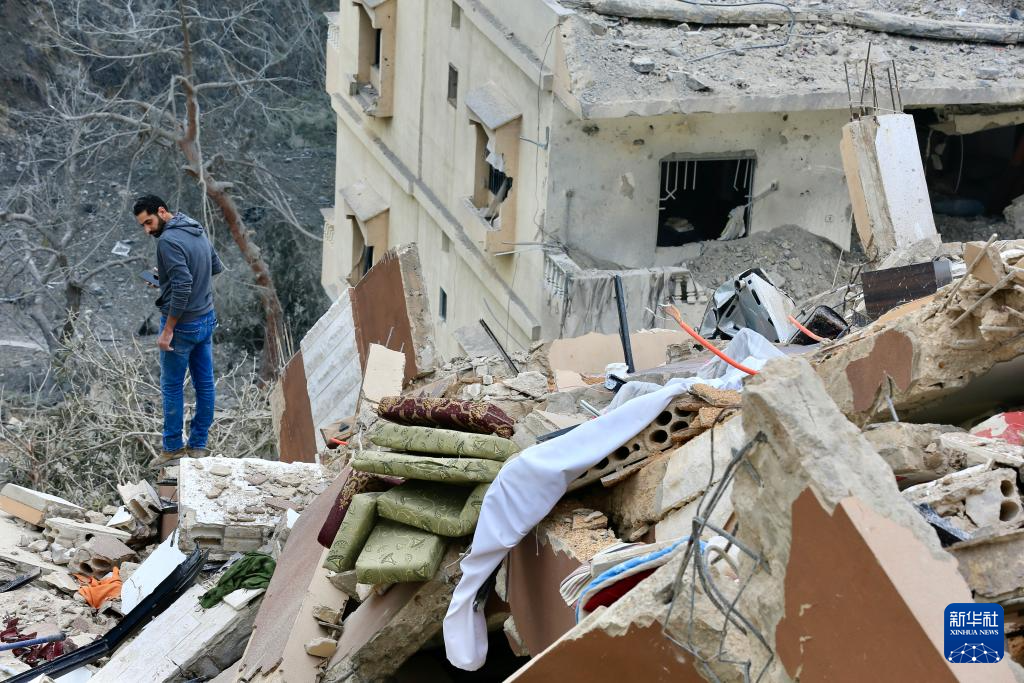 突发！以色列炮击黎巴嫩，以军：为了保命，请立即撤离家园！黎巴嫩已有102人死亡；马克龙发声