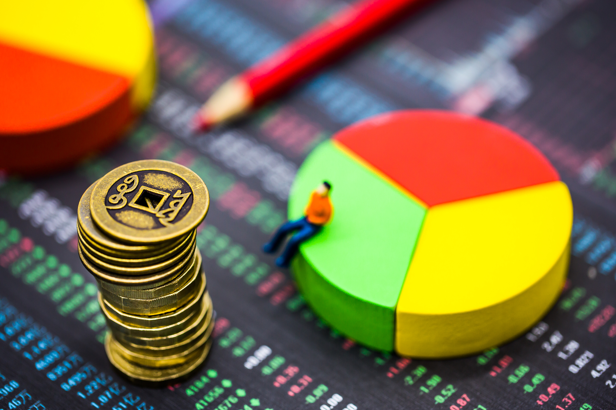 潘功胜：综合运用短、中、长期政策工具 保证市场的流动性充裕