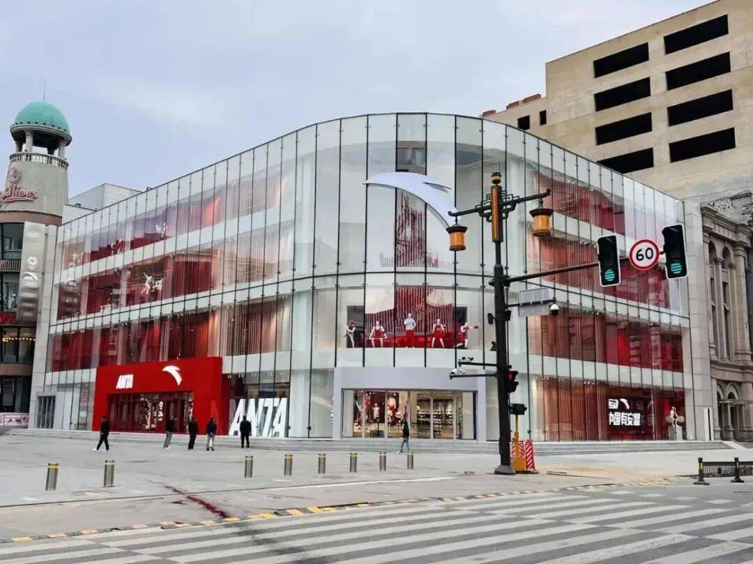 为“品牌重塑”买单：彪马2025年巨亏6.44亿，安踏的“赋能”还需等多久？