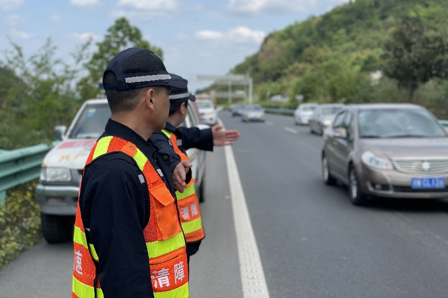 保险有温度,拥有“如意行”驾乘险,出行更顺畅!_2026-2030年中国直升机行业:“黄金五年”的窗口期,还是“eVTOL”的替代前夜?