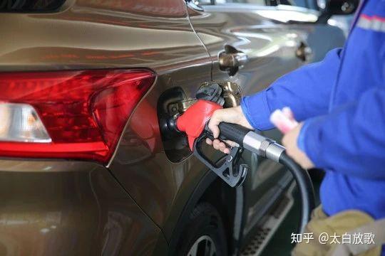 韩国实施油价上限制度 约四成加油站下调售价