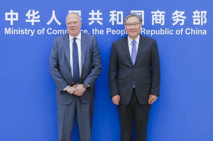 商务部部长王文涛在浙江调研商务发展情况