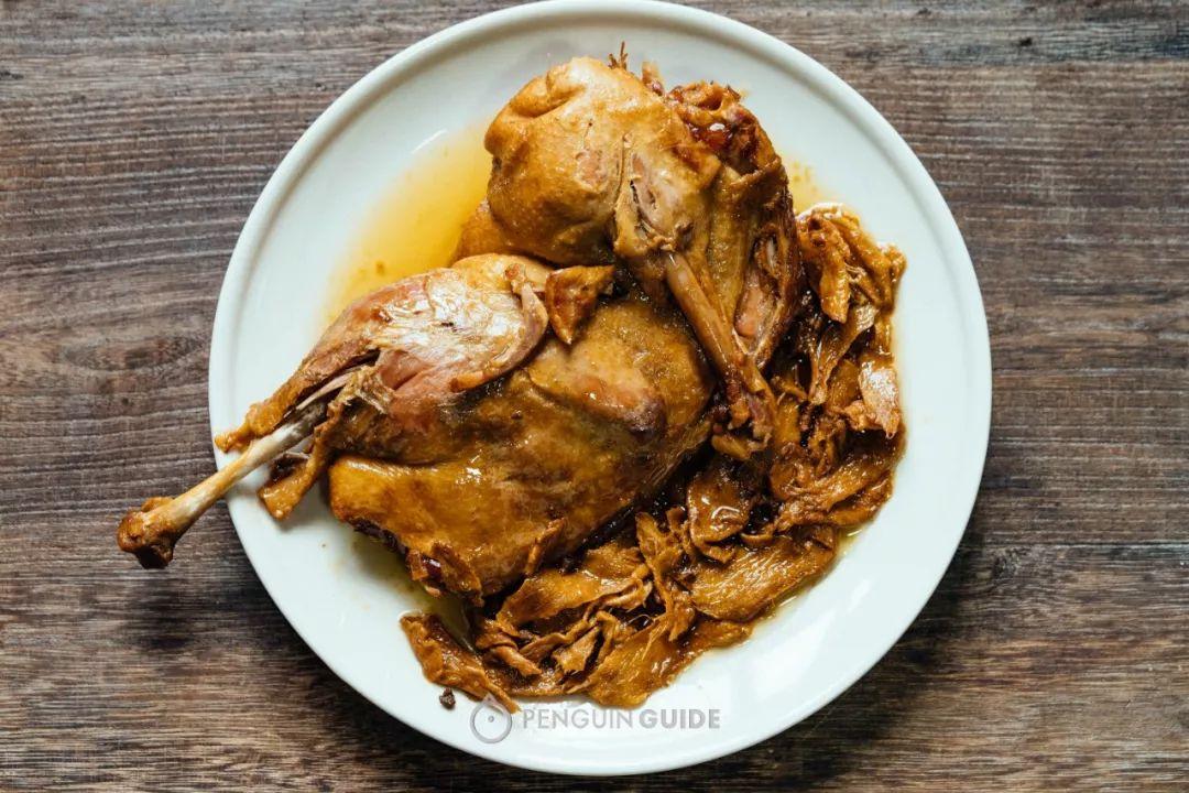 从“白狐报恩”到“酱板鸭敲门” 中国互联网再掀AI二创狂欢