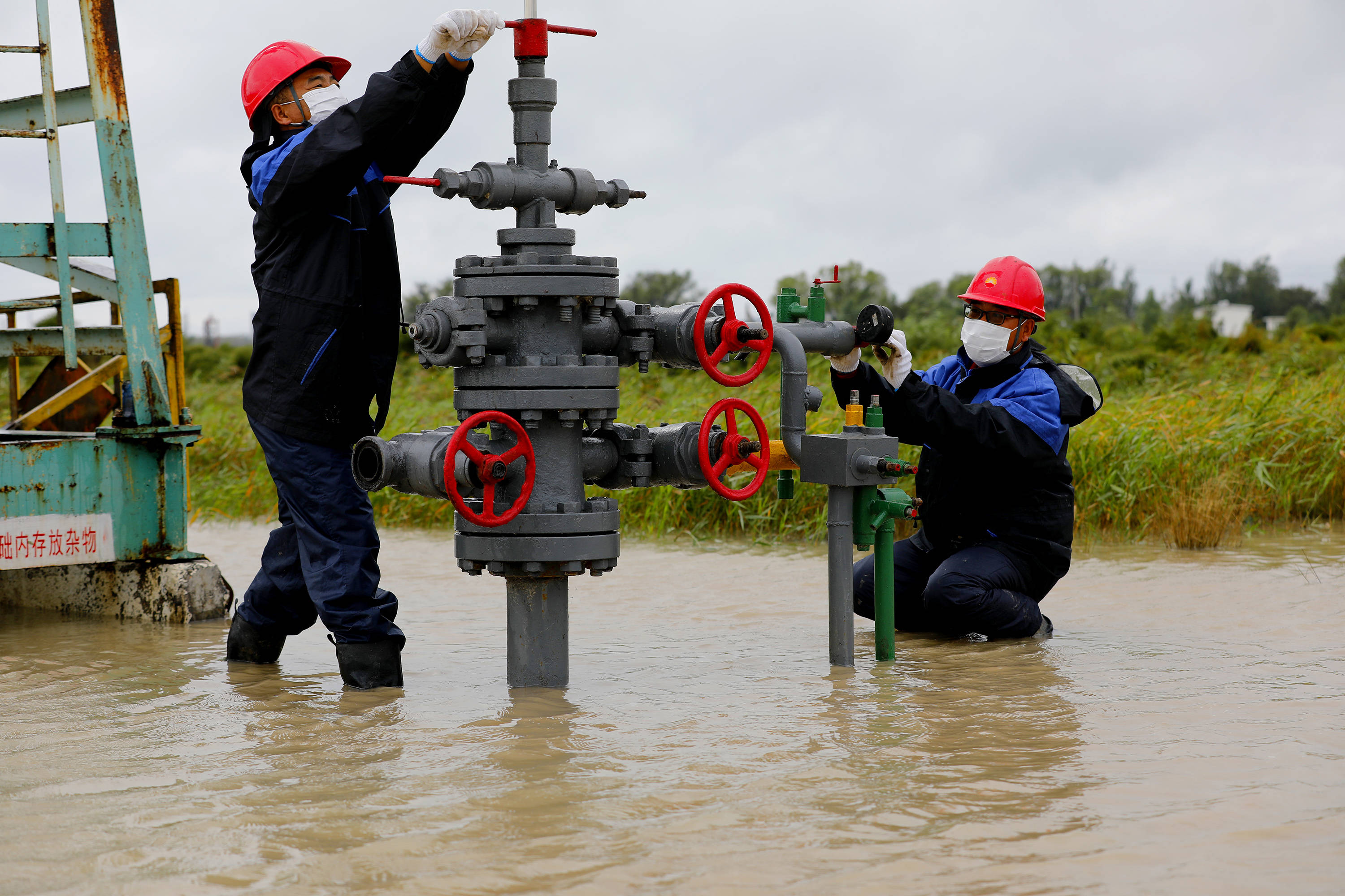亚联发展去年“营利双降”：三大业务同步承压，控制权不稳定风险加剧