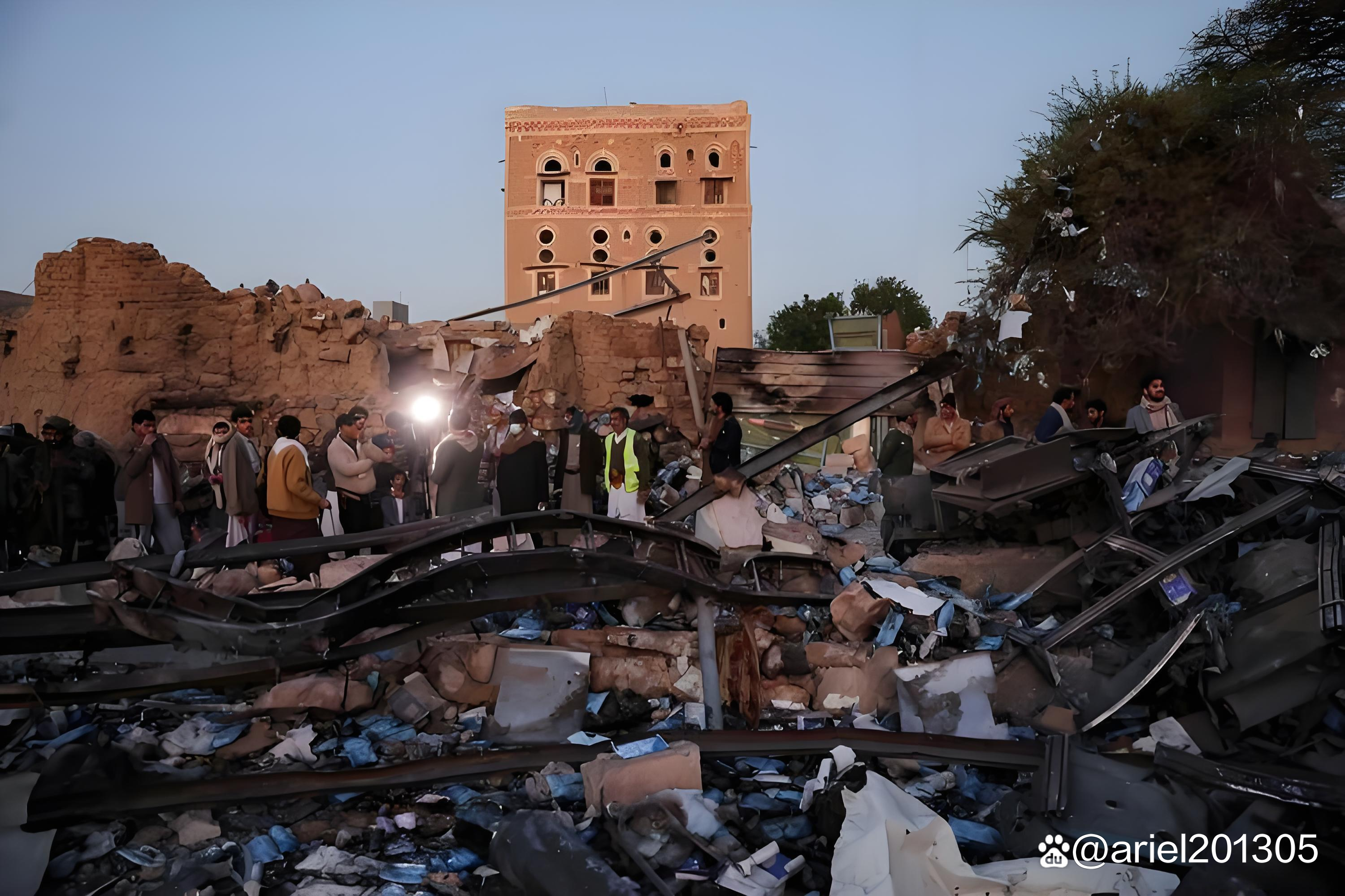 突发！以军大规模空袭，10分钟投了160枚炸弹，黎巴嫩数百人死伤，以方辩称“与停火无关，时机纯属巧合”；伊朗：准备“威慑行动”