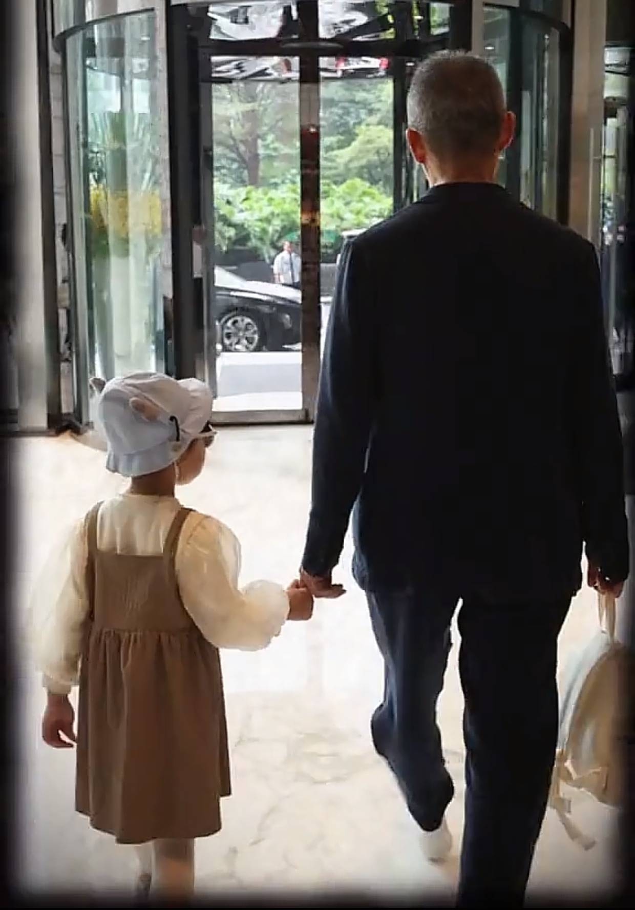 紧急辟谣！王石、田朴珺微博发声