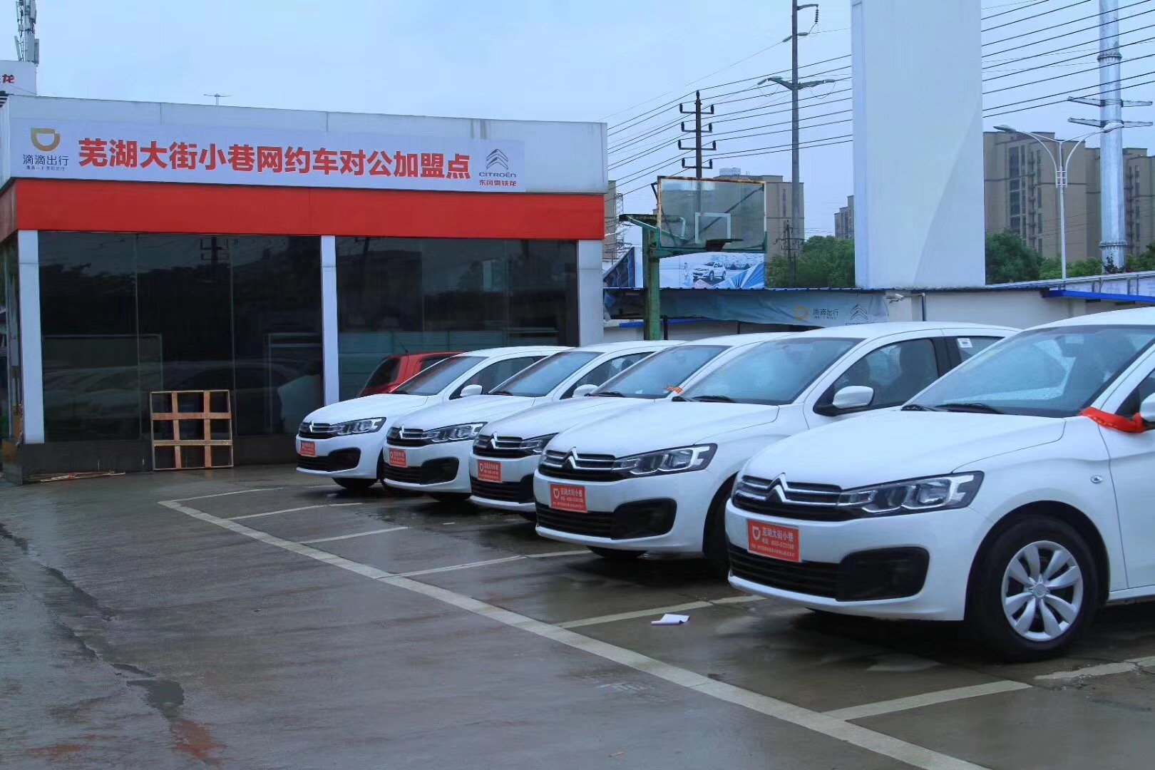 金春股份：控股子公司安徽金圣源材料科技有限公司生产的车规级特种防护车衣已通过特斯拉的认证