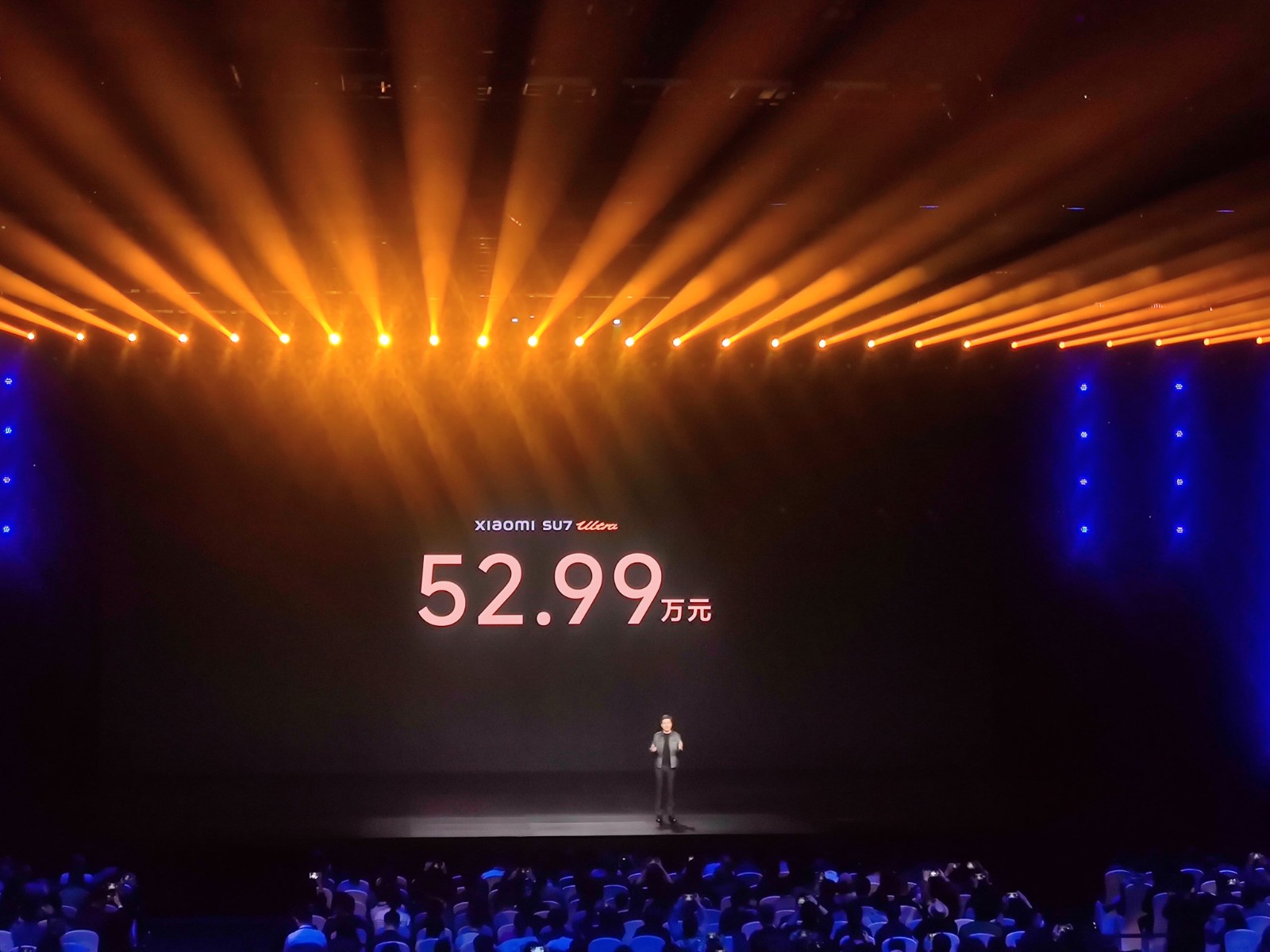 东方财富大宗交易成交292.61万元，买卖双方均为机构专用席位