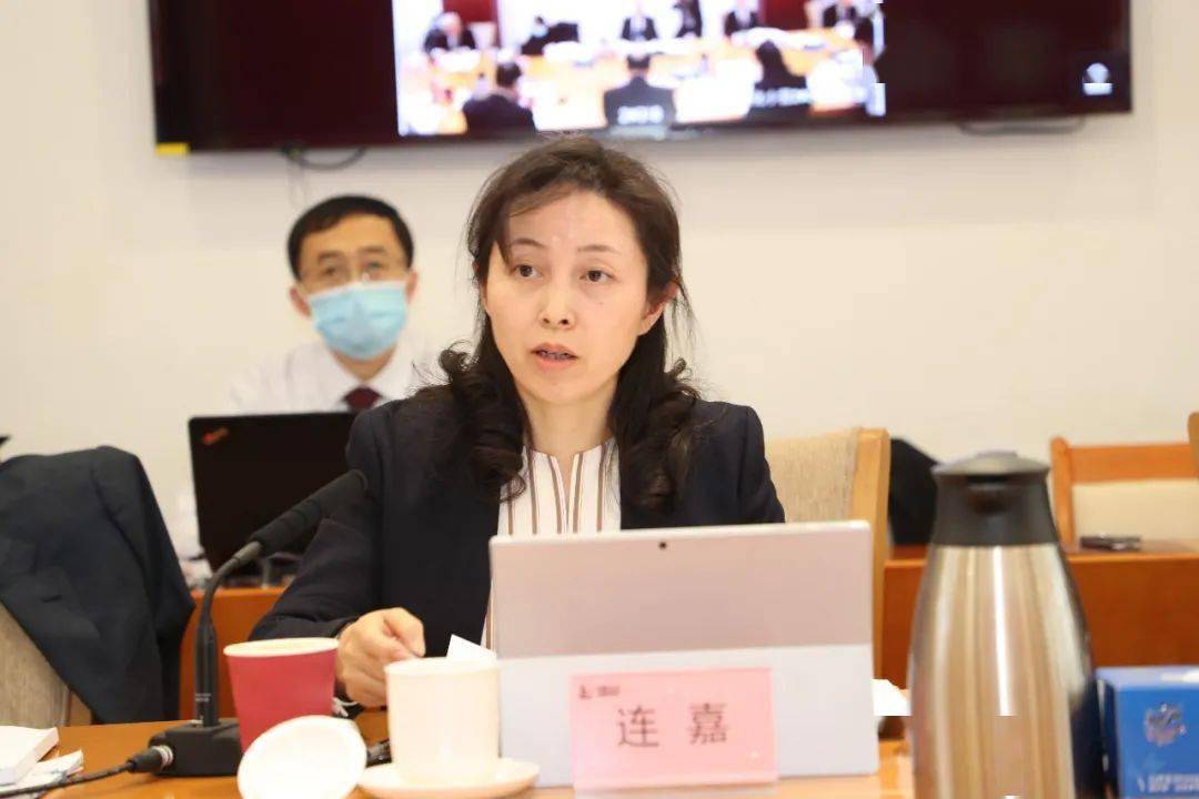 华发股份:4月24日召开董事会会议